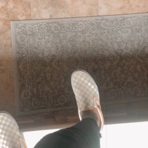 Meet your Posher, Joy